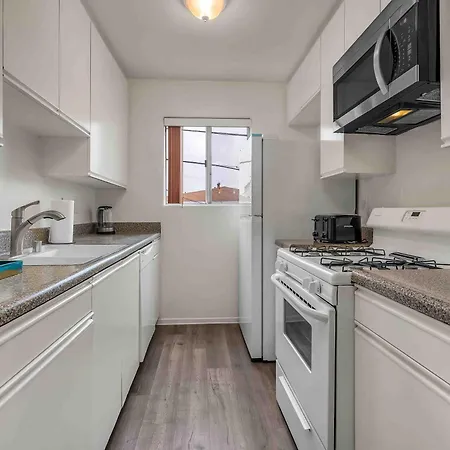 Spacious 2 Bedroom Retreat Near Beverly Hills With Free Parking Los Angeles Extérieur photo