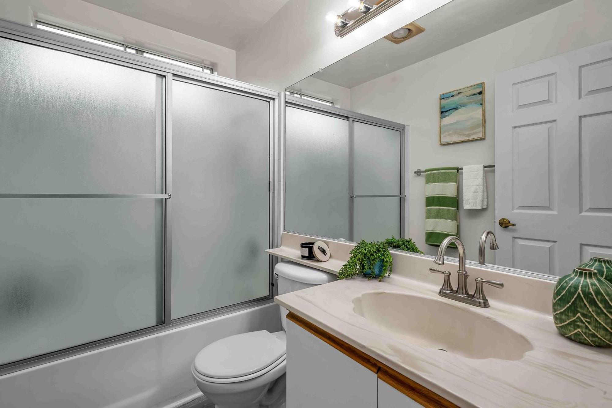 Spacious 2 Bedroom Retreat Near Beverly Hills With Free Parking Appartement