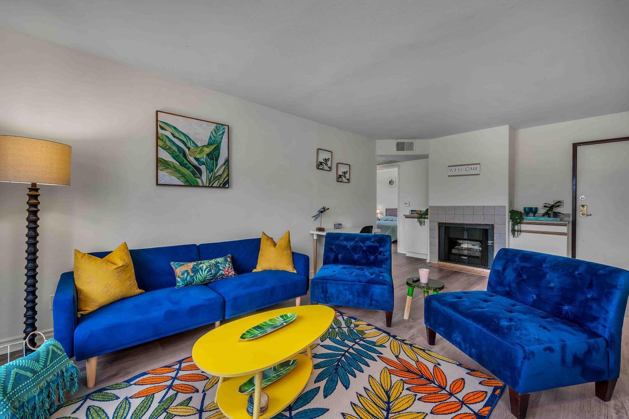 Spacious 2 Bedroom Retreat Near Beverly Hills With Free Parking Appartement *